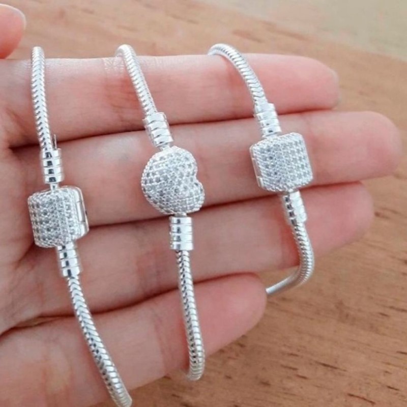 pulseira-bracelete-com-fecho-cravejado-em-prata-large